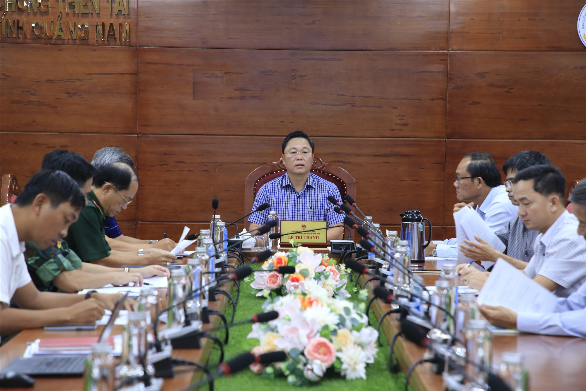 Chủ tịch Quảng Nam yêu cầu cán bộ, công chức, người lao động nghỉ làm việc từ 12 giờ trưa nay - Ảnh 1.