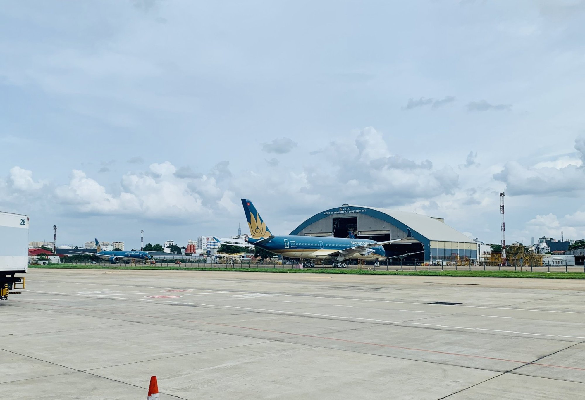 Hàng loạt sân bay có thể bị ảnh hưởng bởi áp thấp nhiệt đới- Ảnh 1.