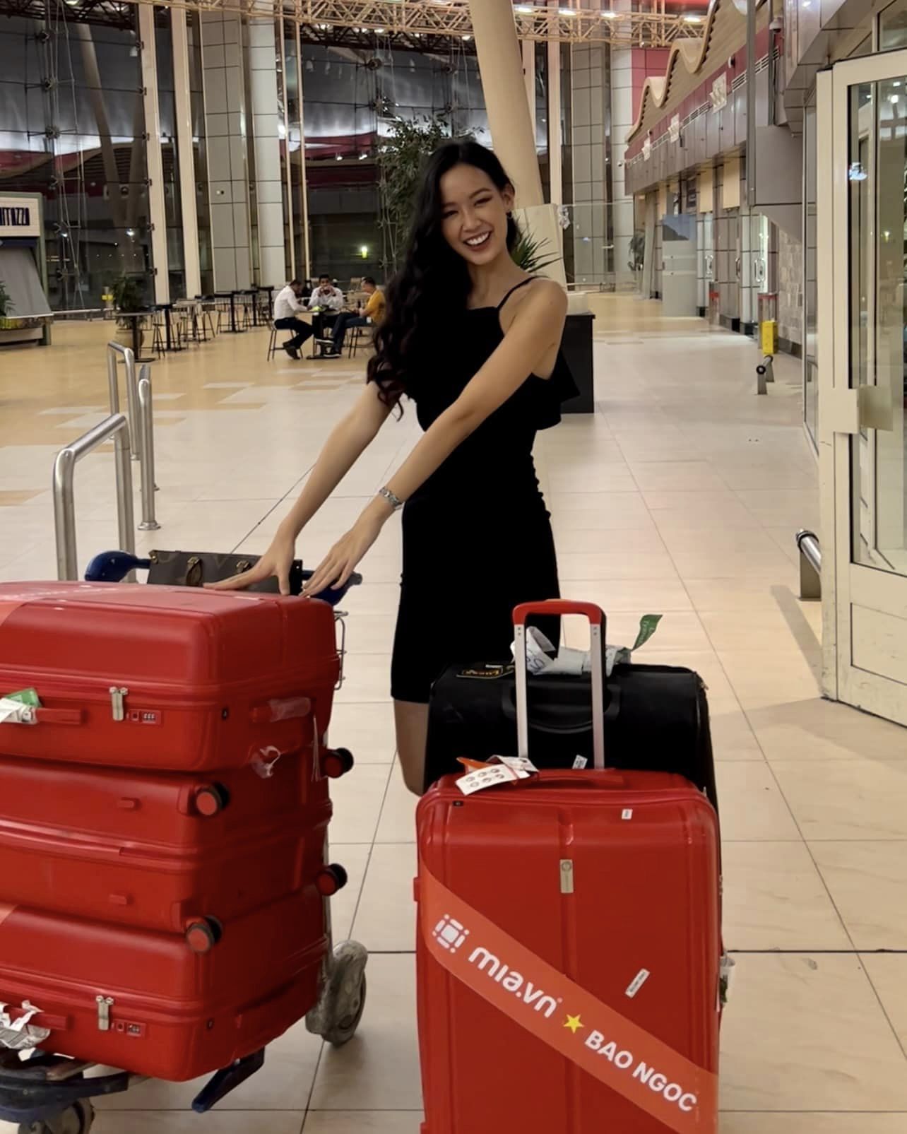 Á hậu Bảo Ngọc gặp sự cố tại sân bay quốc tế - Ảnh 1.