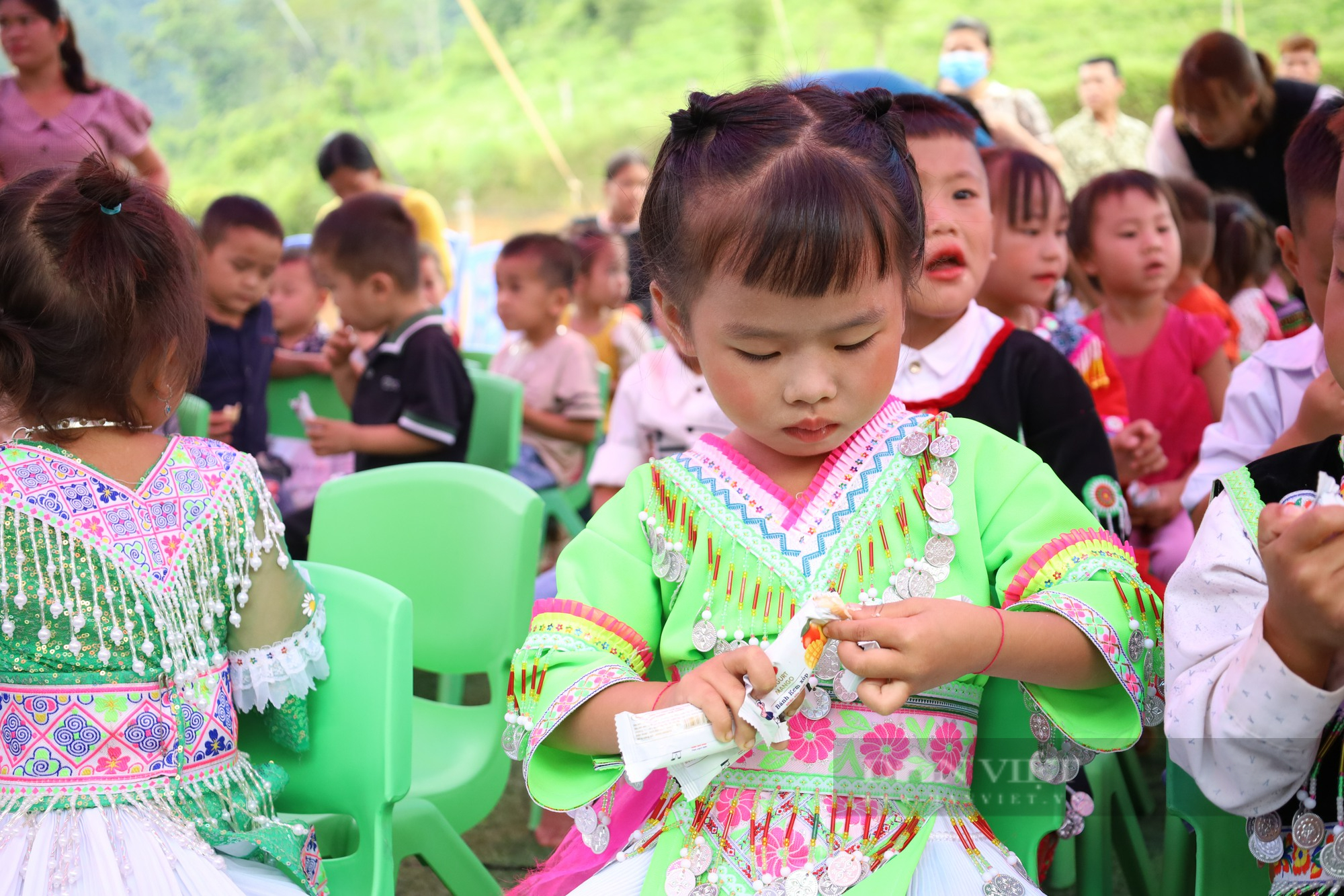 Khoảnh khắc hạnh phúc tại lễ khánh thành “Điểm trường mơ ước” thôn Bản Mạn - Ảnh 12.