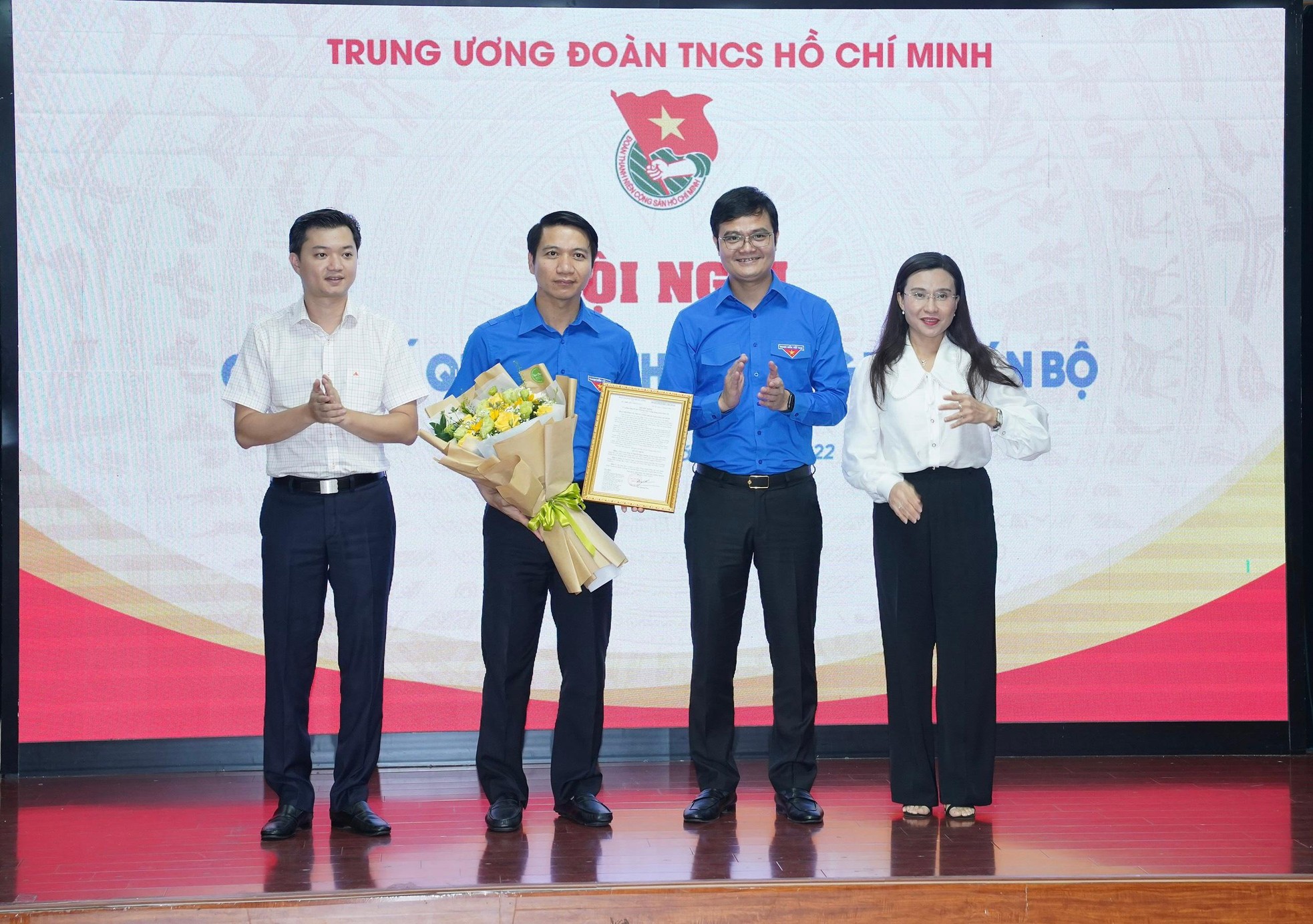 Chân dung tân Bí thư thường trực T.Ư Đoàn khóa XI - Ảnh 2.