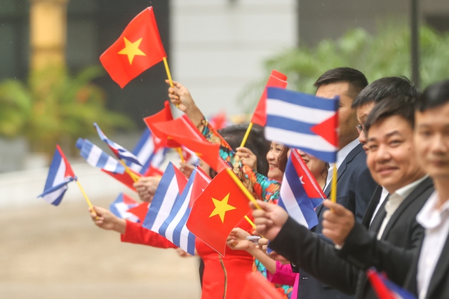 Thủ tướng Phạm Minh Chính đón, hội đàm với Thủ tướng Cuba Marrero Cruz - Ảnh 4.