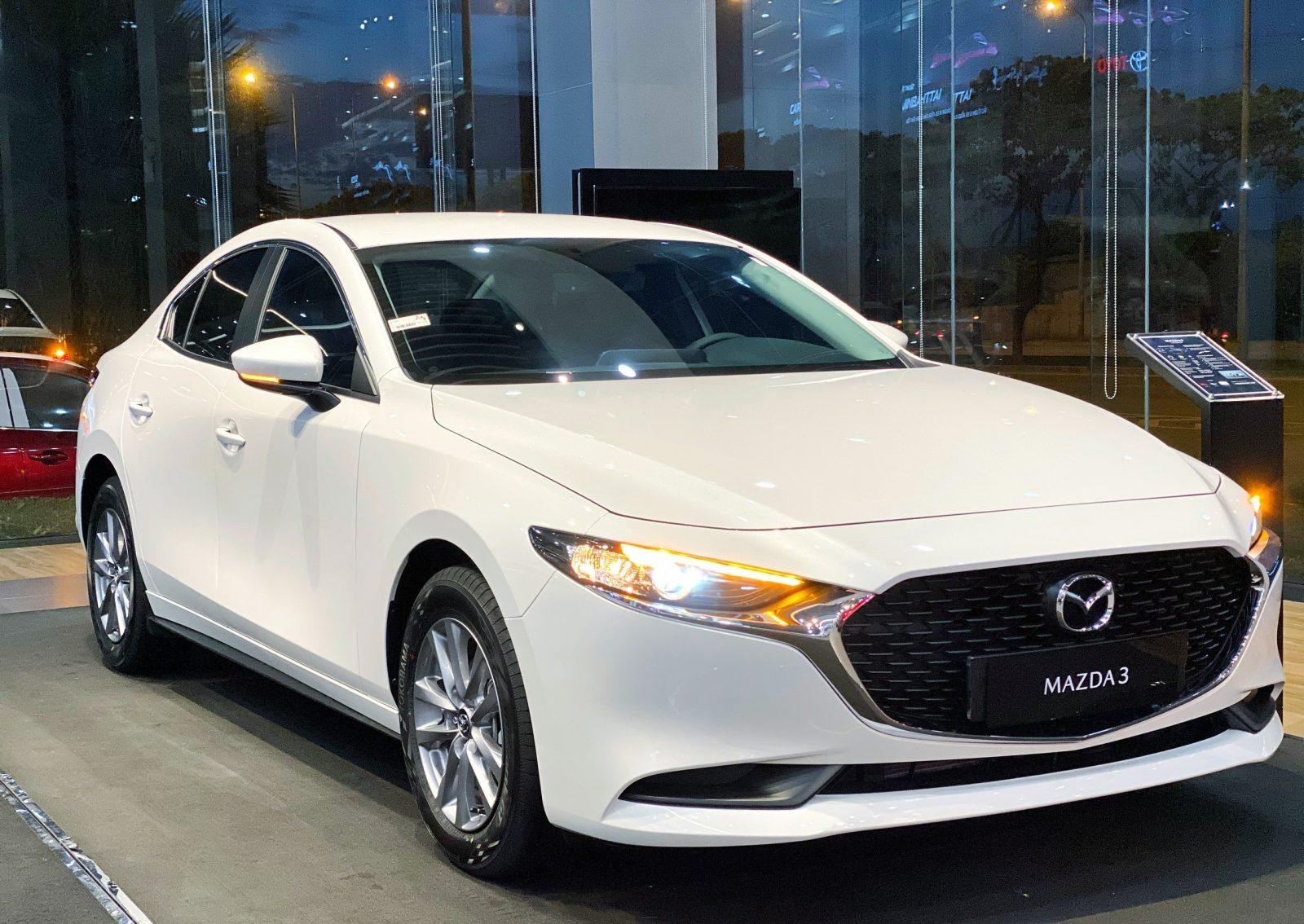 Mazda3 giảm giá hơn 60 triệu đồng, &quot;rẻ&quot; tương đương xe hạng B - Ảnh 2.