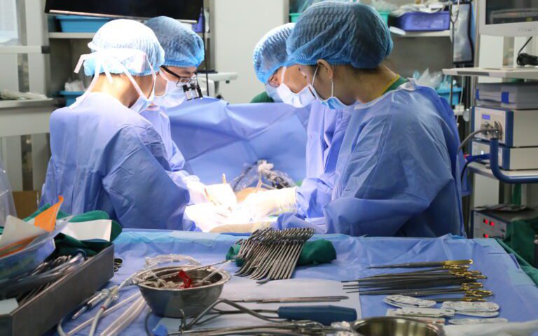 Bệnh viện tuyến tỉnh đầu tiên phẫu thuật nội soi vá lỗ thông liên nhĩ