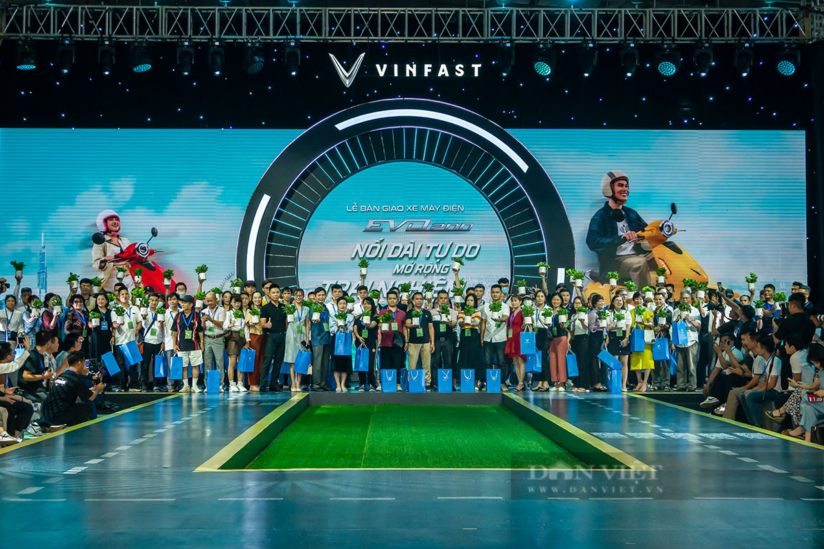 Người dùng nói gì về xe máy điện VinFast Evo200 vừa bàn giao tại Việt Nam? - Ảnh 1.
