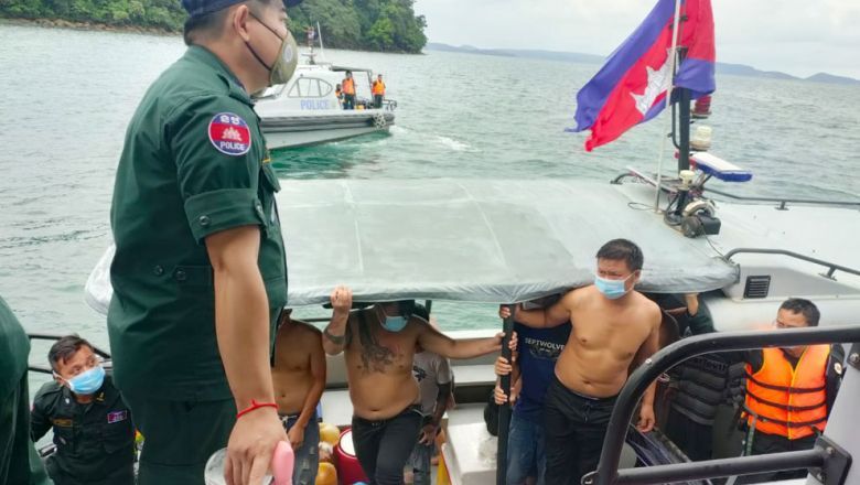 Chìm tàu ở Campuchia, 8 người Trung Quốc mất tích: Những người sống sót kể lại ký ức kinh hoàng - Ảnh 1.