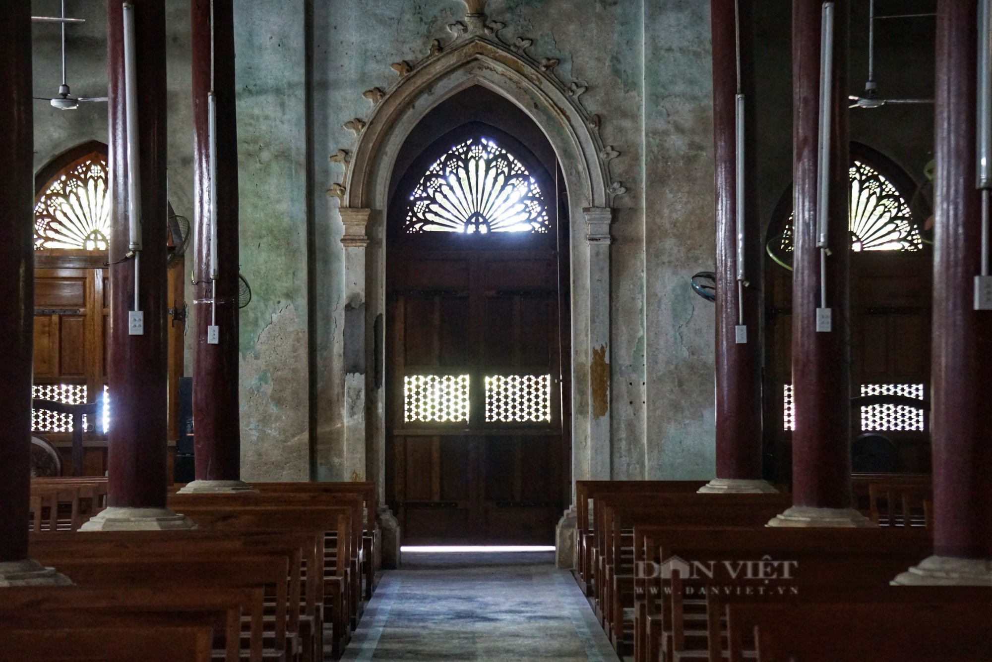 Nét đẹp cổ kính nhà thờ Pháp cổ hơn 100 tuổi tại Đà Nẵng - Ảnh 11.