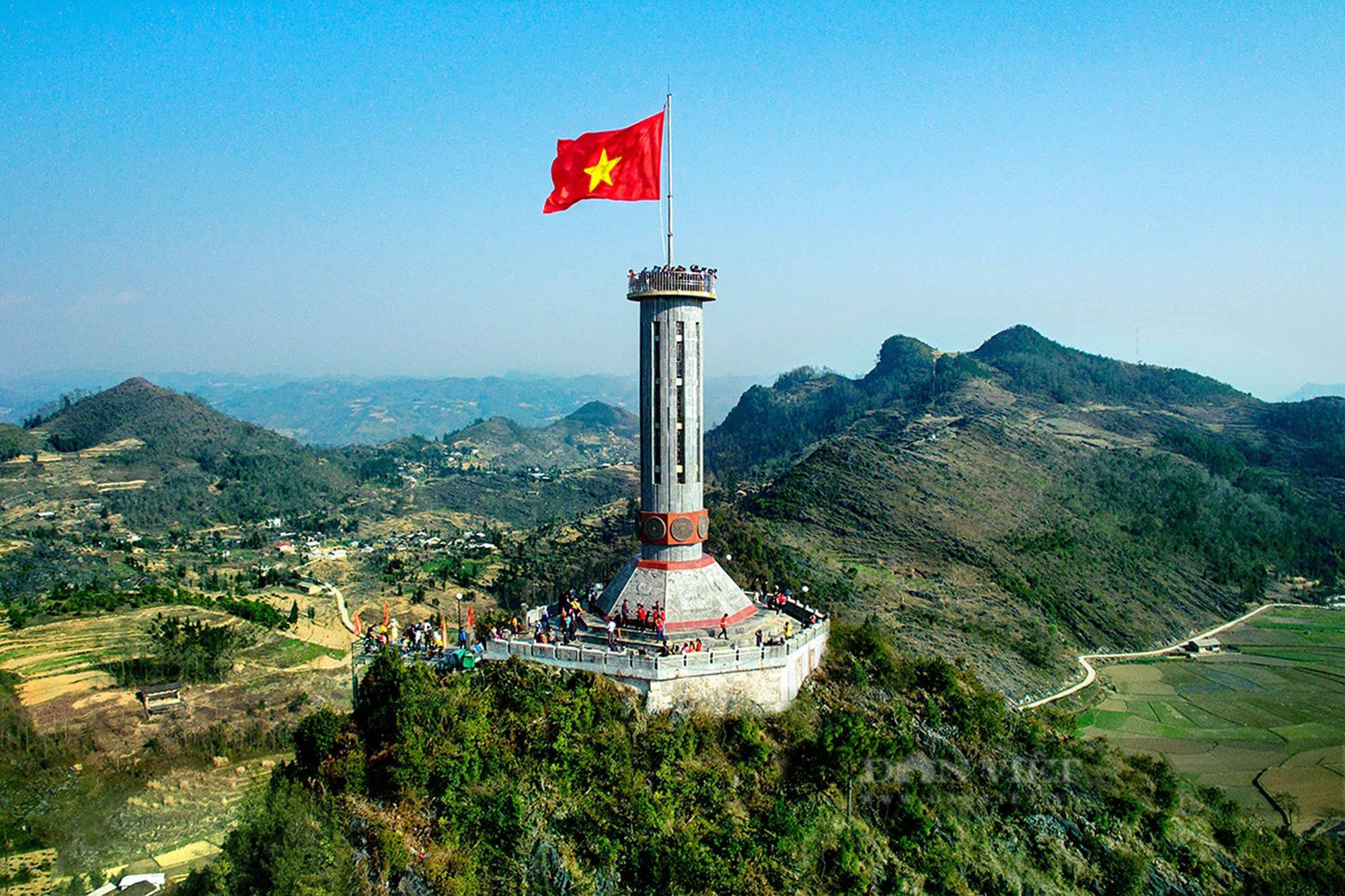 Hình ảnh là cờ Việt Nam - Quốc Kỳ avatar cover | VFO.VN