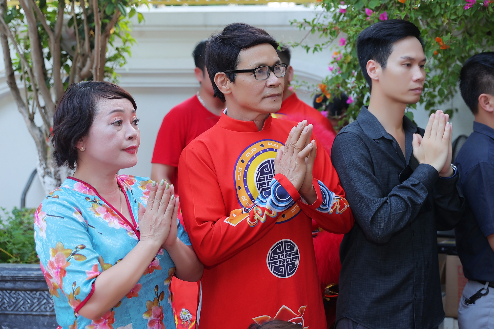 Nghệ sĩ Quang Tèo, Trà My tổ chức lễ giỗ Tổ nghề sân khấu tại biệt thự rộng 1000m2 ở ngoại thành Hà Nội - Ảnh 12.