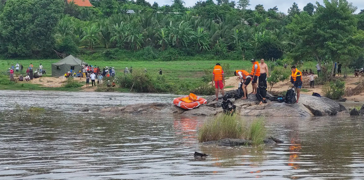 Đã tìm thấy thi thể em học sinh trượt chân ngã xuống thác tử vong - Ảnh 1.