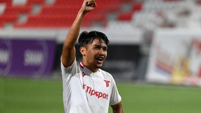 Báo Indonesia nhận định bất ngờ về phong độ của Quang Hải tại Pau FC - Ảnh 2.