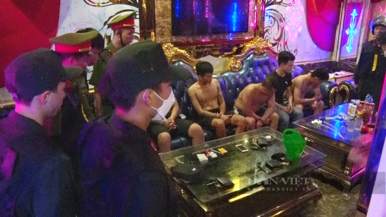 Quảng Bình: Gần 200 cảnh sát ập vào karaoke Thiên Đường II bắt quả tang hàng chục đối tượng &quot;bay lắc&quot; - Ảnh 2.