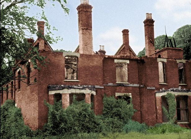 Truyền thuyết về ngôi nhà 'ma ám' kinh dị nhất nước Anh - Ảnh 1.