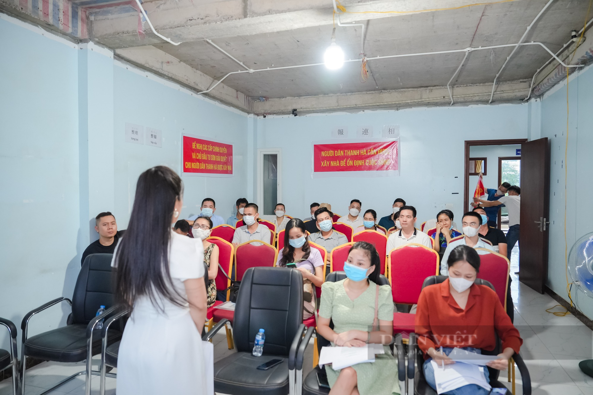 14 năm mua đất không xây được nhà ở khu đô thị Thanh Hà Cienco 5, nhiều người dân xuống đường đòi quyền lợi - Ảnh 1.