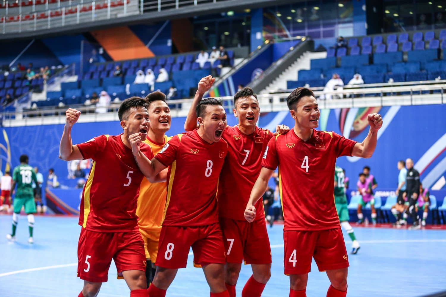 Đá bại Ả Rập Xê-út, ĐT futsal Việt Nam đặt 1 chân vào tứ kết  - Ảnh 4.