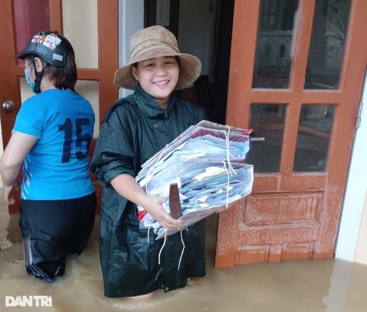 Lũ hoành hành, hơn 300 trường ở Nghệ An phải cho học sinh nghỉ học - Ảnh 3.