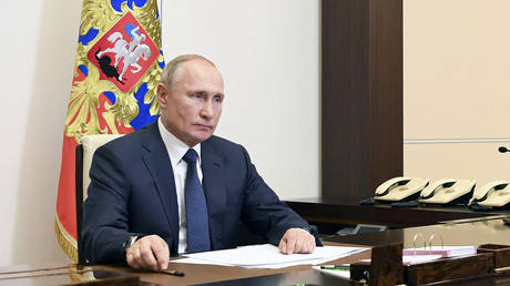 Ông Putin ký sắc lệnh công nhận nền độc lập của các vùng Kherson và Zaporozhye - Ảnh 1.