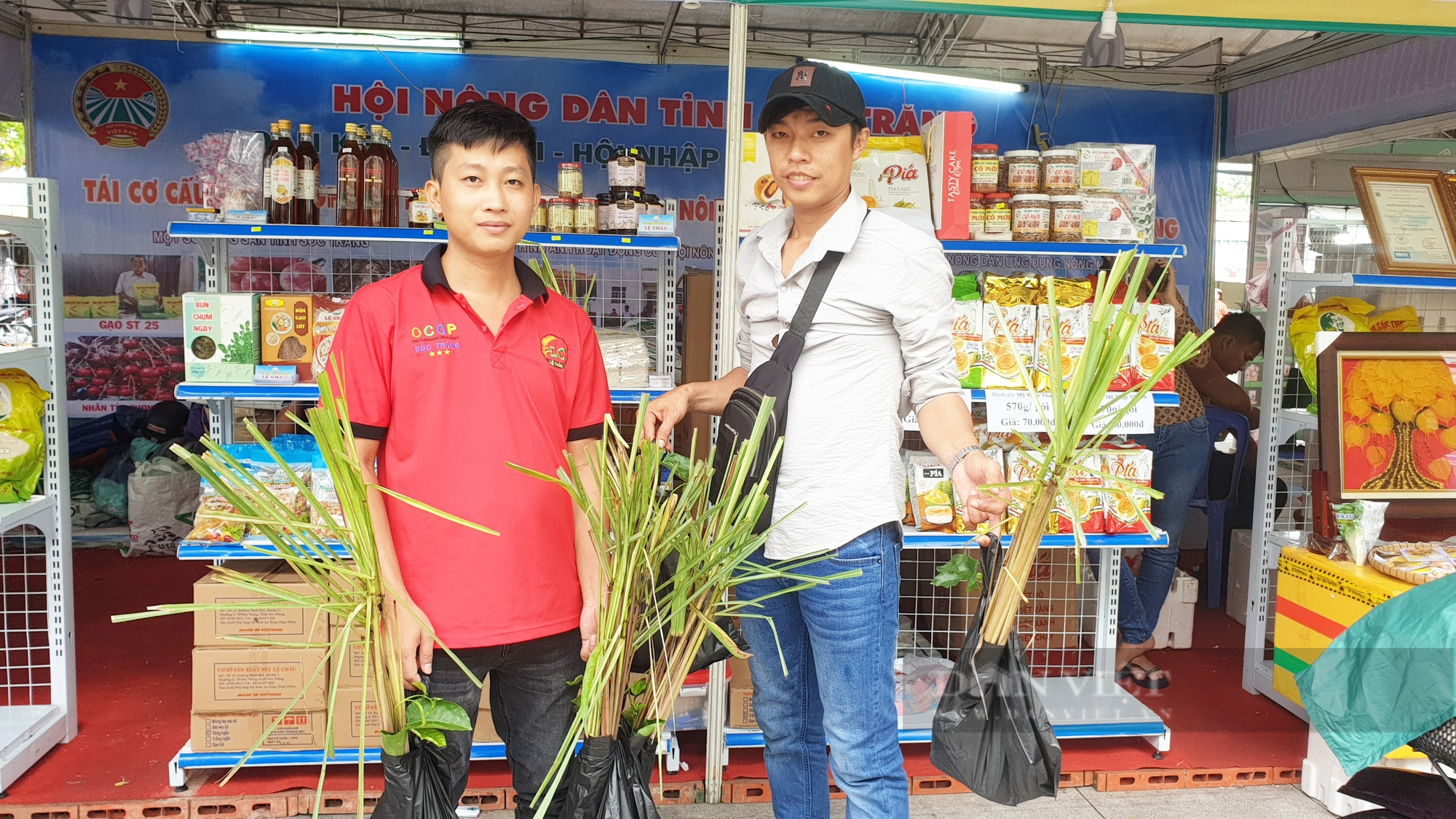 Hội thi Nhà nông đua tài toàn quốc lần thứ V: Hàng loạt sản phẩm OCOP xuất hiện tại hội chợ triển lãm - Ảnh 11.