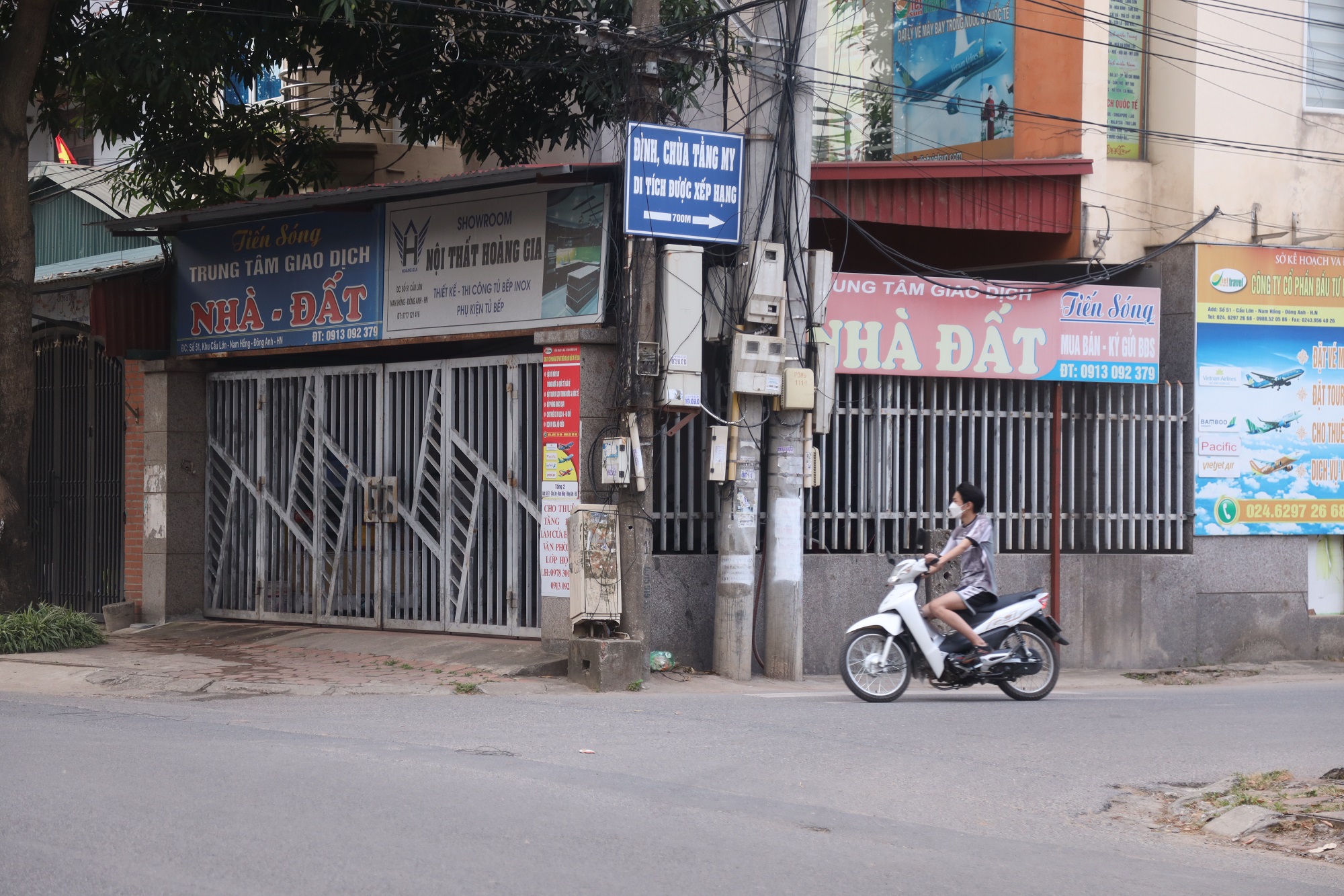 Thị trường chững lại khiến nhiều văn phòng môi giới bất động sản ế ẩm phải đóng cửa (Ảnh: Thái Nguyễn)