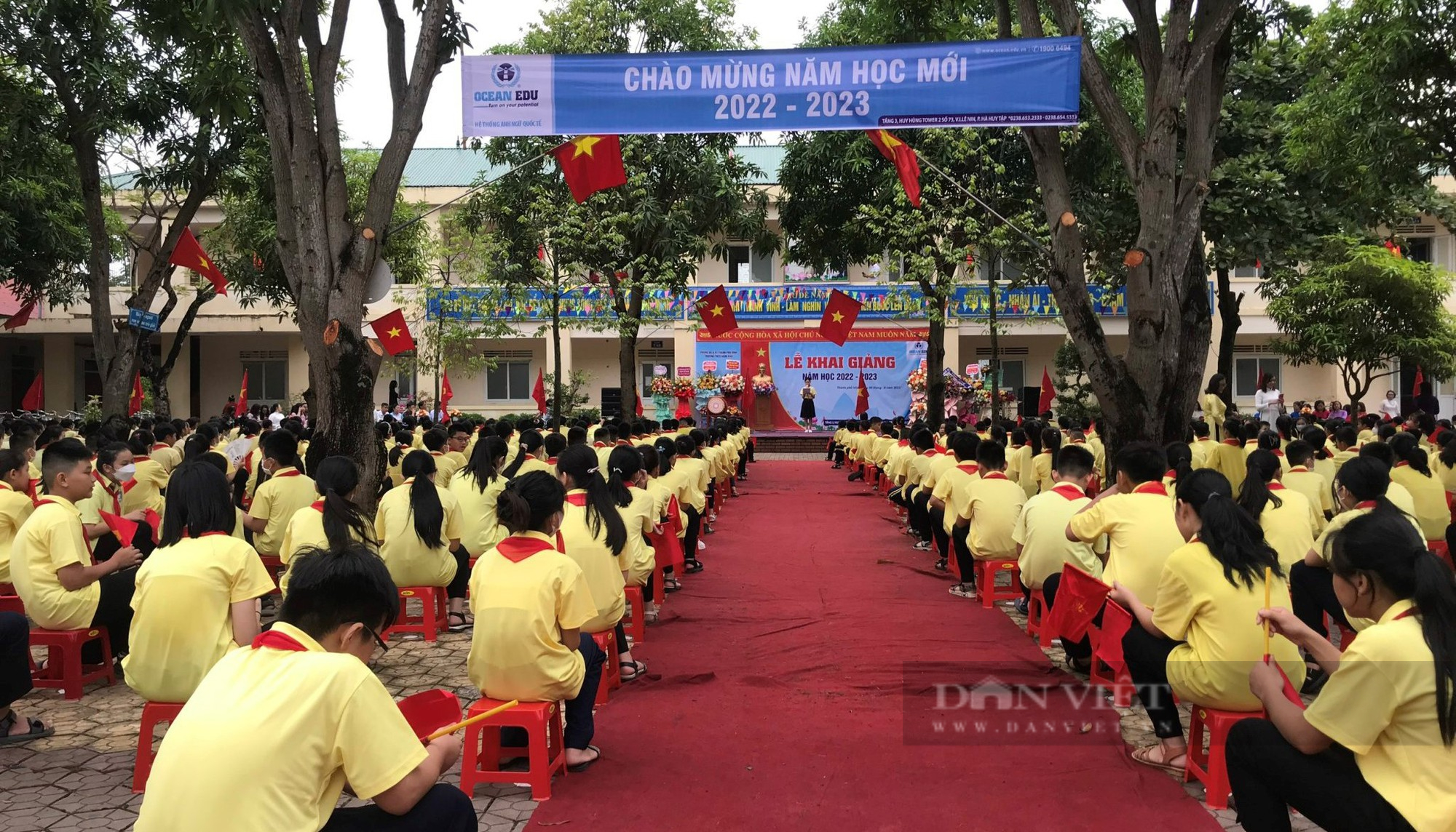 Hơn 800.000 học sinh Nghệ An tưng bừng khai giảng năm học mới - Ảnh 2.