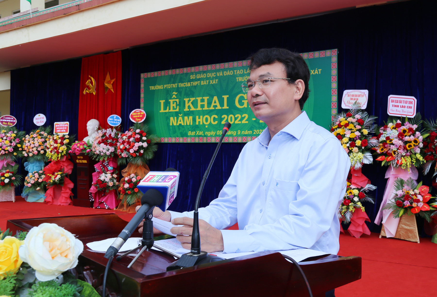 Bí thư Tỉnh ủy Lào Cai dự khai giảng tại Bát Xát - Ảnh 2. Bí thư Tỉnh ủy Lào Cai dự khai giảng tại Bát Xát - Ảnh 2.