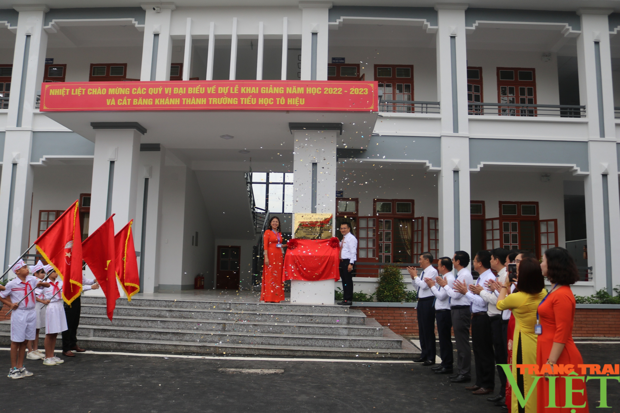   Bí thư Tỉnh ủy Sơn La Nguyễn Hữu Đông đánh trống khai giảng năm học mới tại Trường Tiểu học Tô Hiệu  - Ảnh 9.