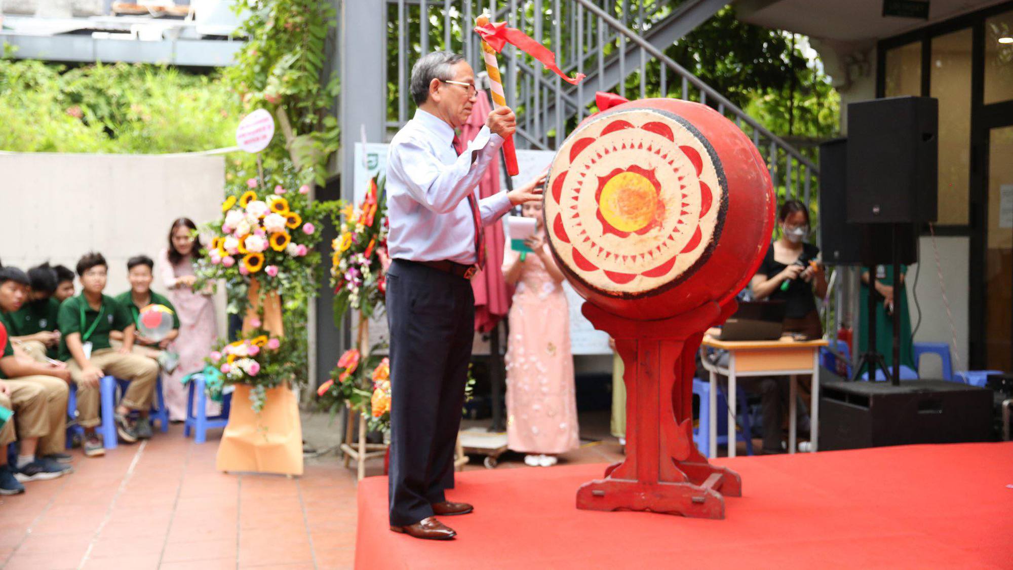 Chủ tịch nước dự lễ khai giảng Trường THPT Chuyên Khoa học tự nhiên - Ảnh 23.