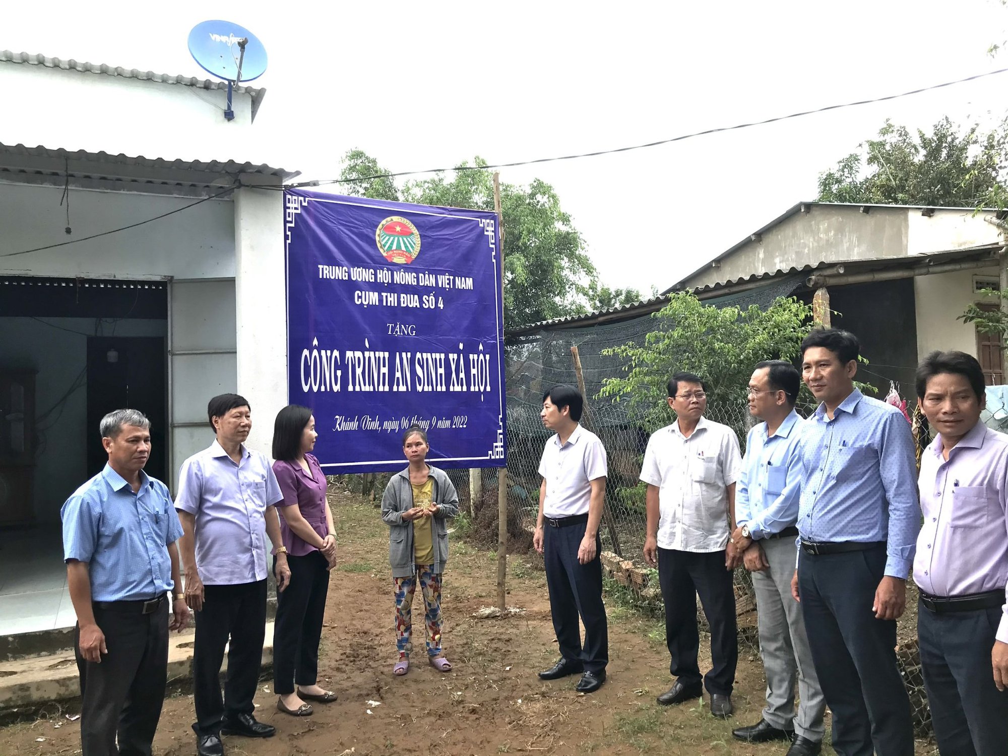 Phó Chủ tịch Hội Nông dân Việt Nam  Nguyễn Xuân Định tặng công trình an sinh xã hội cho hội viên nghèo - Ảnh 2.