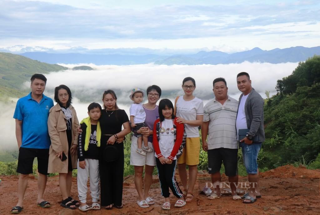 Điểm &quot;săn mây&quot; của miền núi Khánh Sơn thu hút các du khách - Ảnh 3.
