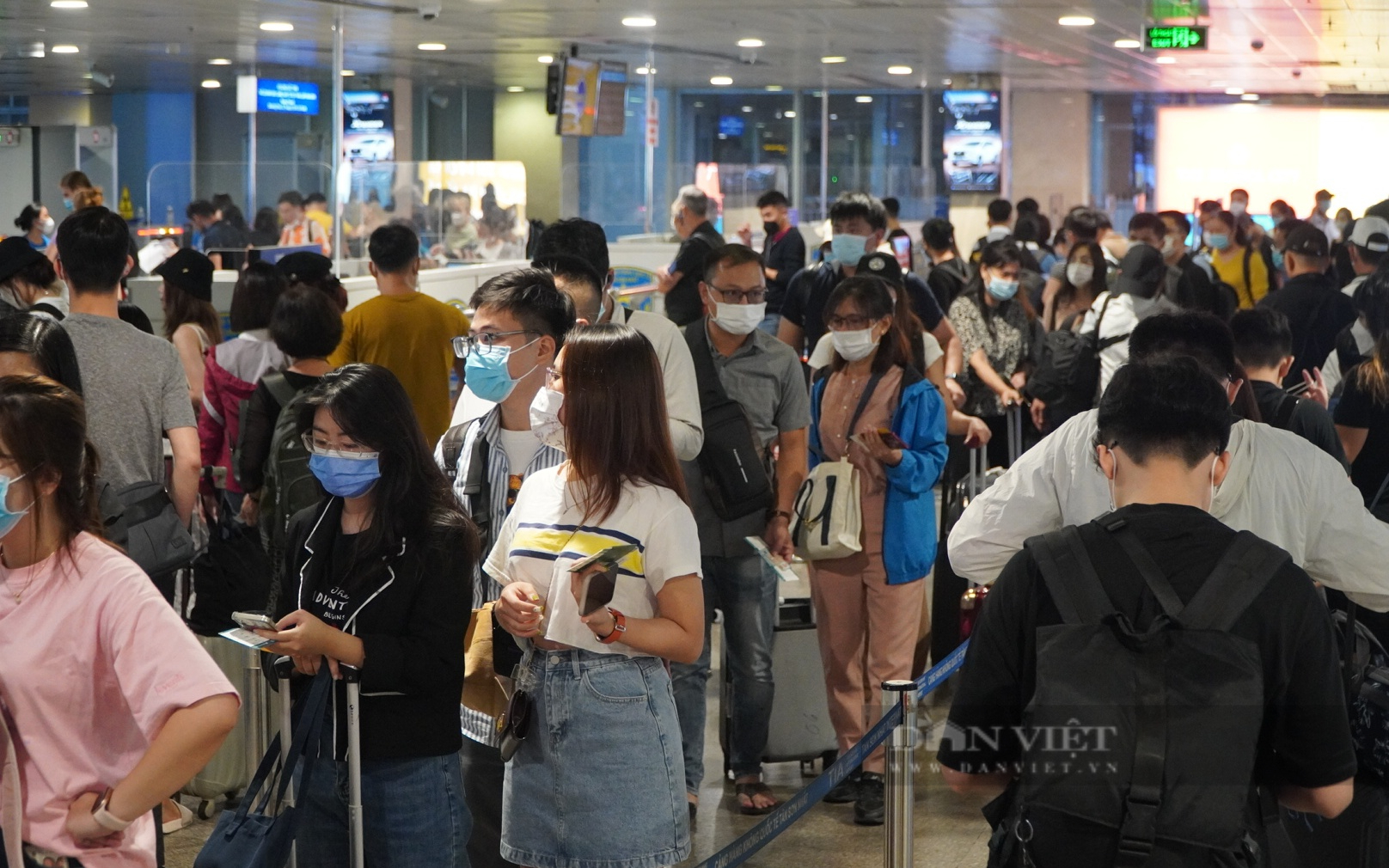 Tiếp tục các giải pháp kéo giảm ùn tắc tại sân bay Tân Sơn Nhất