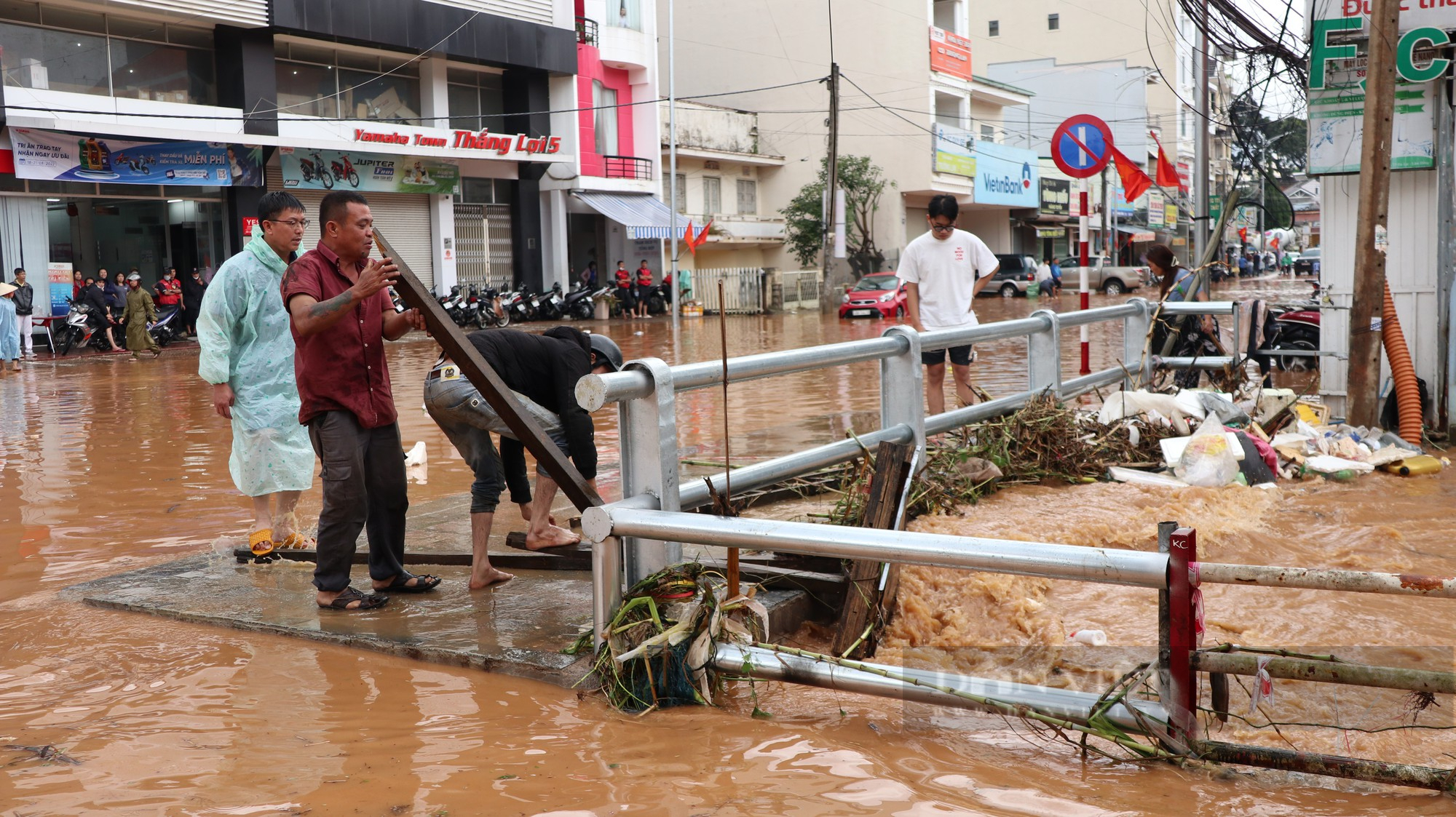 Xử lý công trình lấn suối gây ngập ở Đà Lạt: Thành lập các tổ rà soát các công trình vi phạm chỉ giới suối - Ảnh 1.