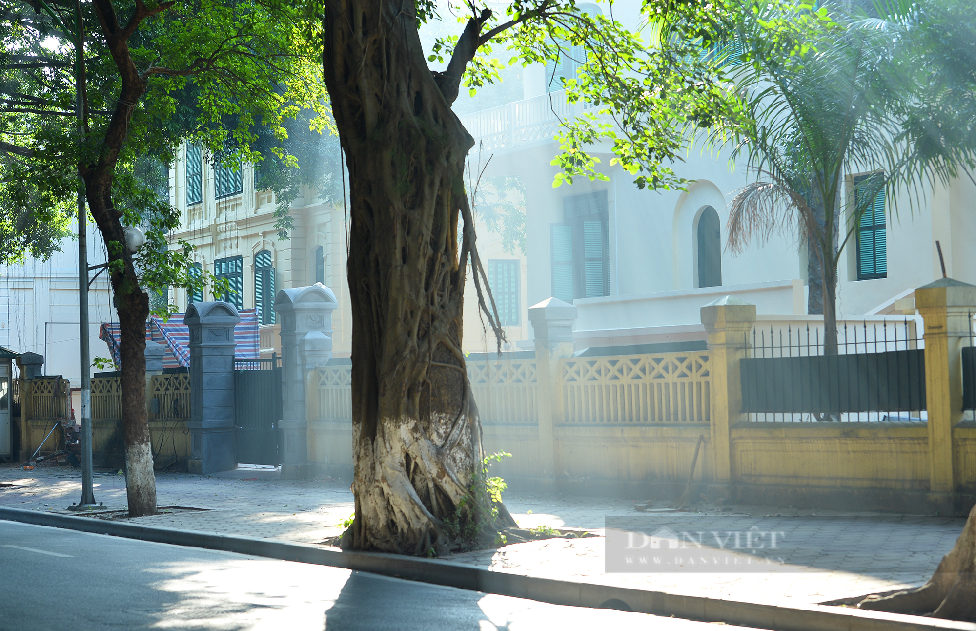 Dạo quanh Hà Nội để cảm nhận ánh nắng kỳ diệu của mỗi buổi sáng khi vào thu - Ảnh 11.