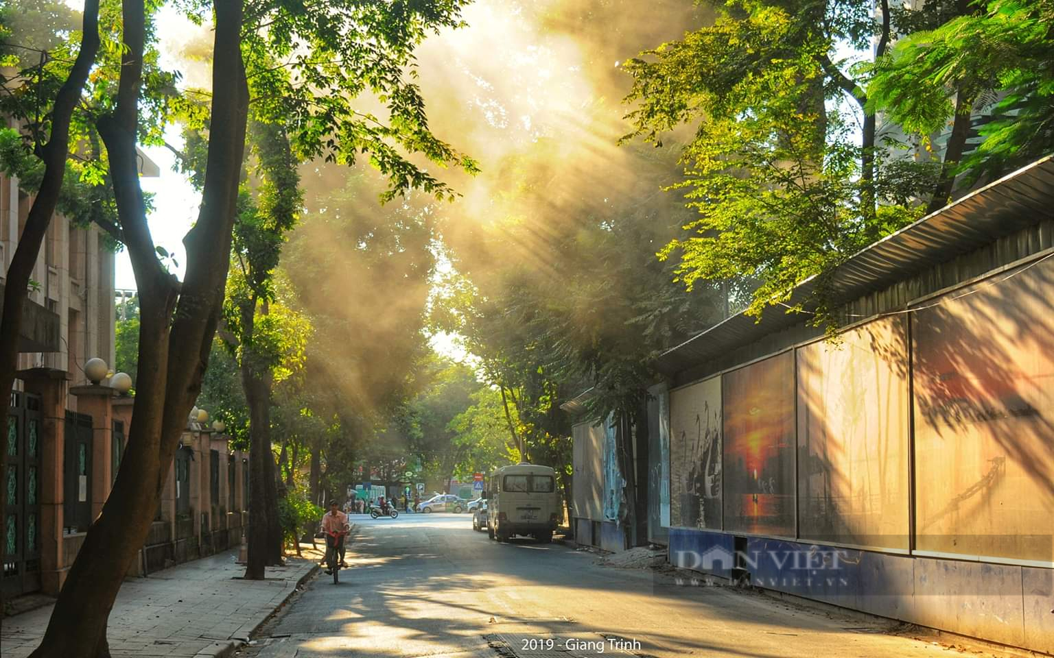 Dạo quanh Hà Nội để cảm nhận ánh nắng kỳ diệu của mỗi buổi sáng khi vào thu - Ảnh 6.