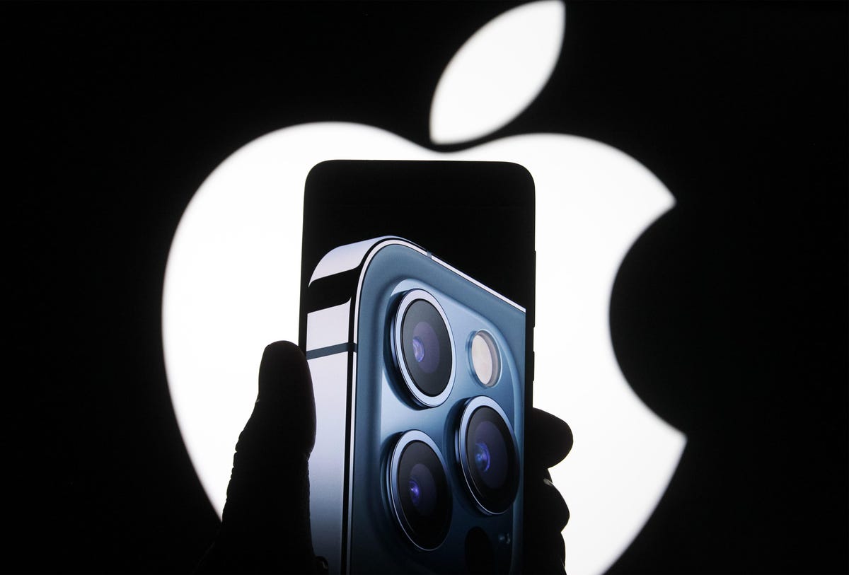 Một năm sau, những thay đổi về quyền riêng tư của Apple đã giúp thúc đẩy hoạt động kinh doanh quảng cáo của chính họ. Ảnh: @AFP.