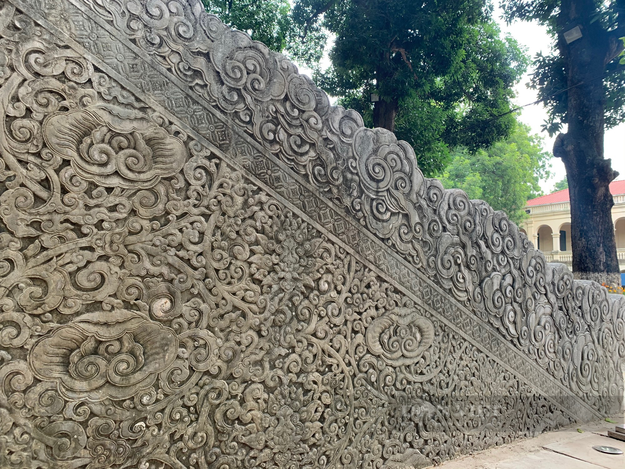 Tuyệt tác điêu khắc Điện Kính Thiên 500 tuổi ở Hà Nội - Ảnh 4.
