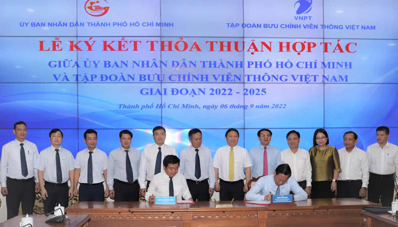 TP.HCM kết hợp với doanh nghiệp đẩy mạnh hợp tác về chuyển đổi số - Ảnh 1.