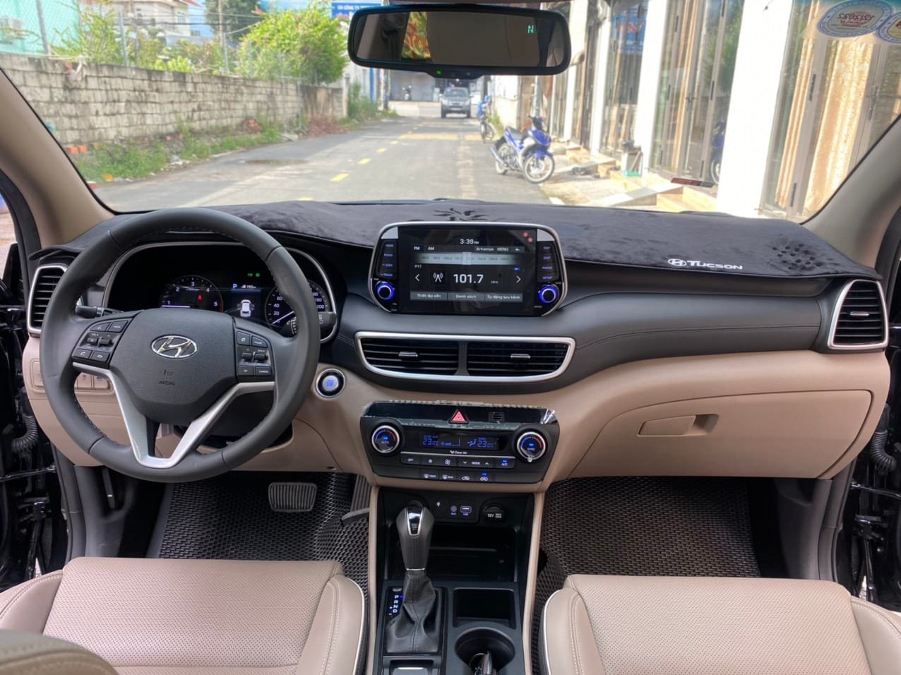 Lăn bánh chưa đầy 1 vạn km, Hyundai Tucson 2021 máy dầu rao bán giá khó tin - Ảnh 2.