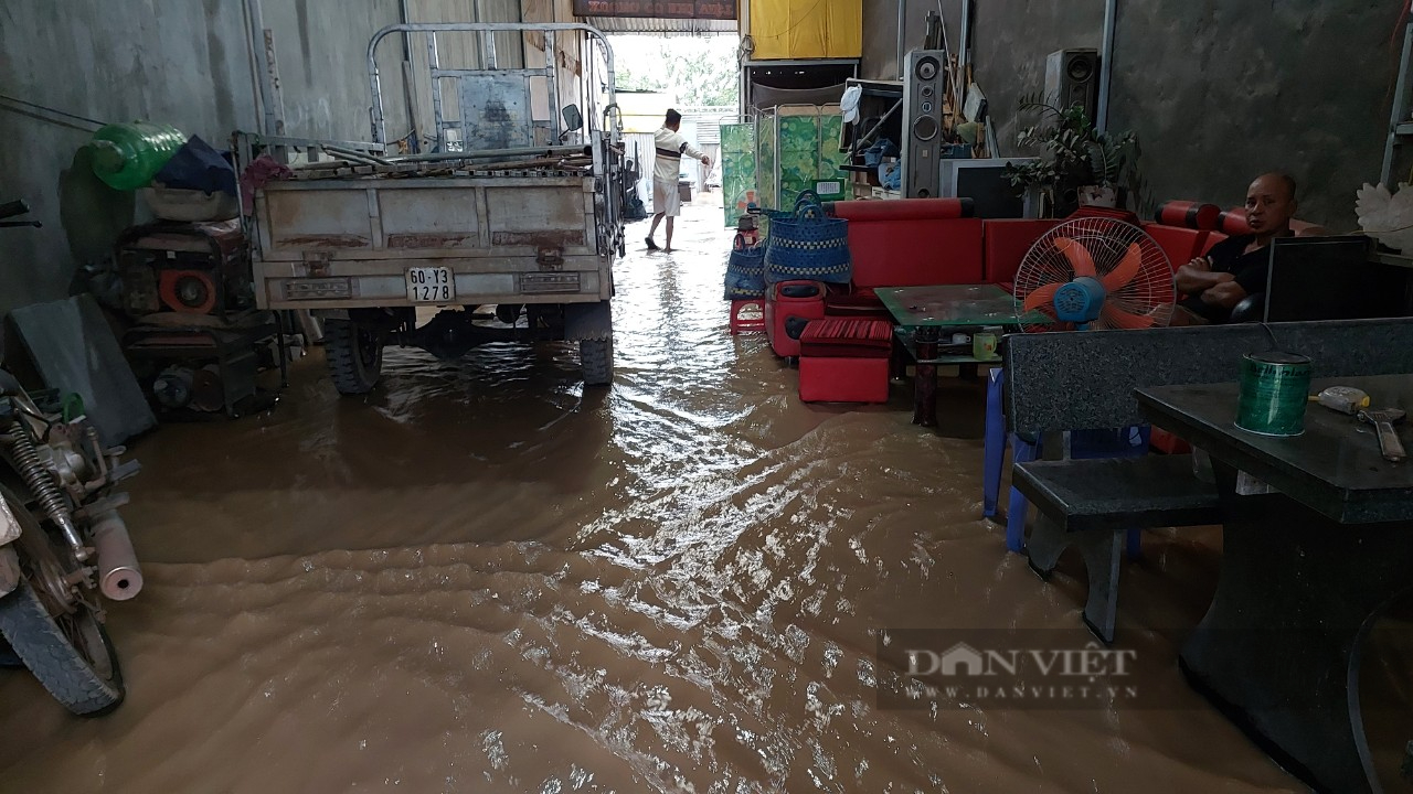 Sau Đà Lạt, đến ngập lụt ở Lâm Hà sau cơn mưa 4 giờ đồng hồ - Ảnh 7.