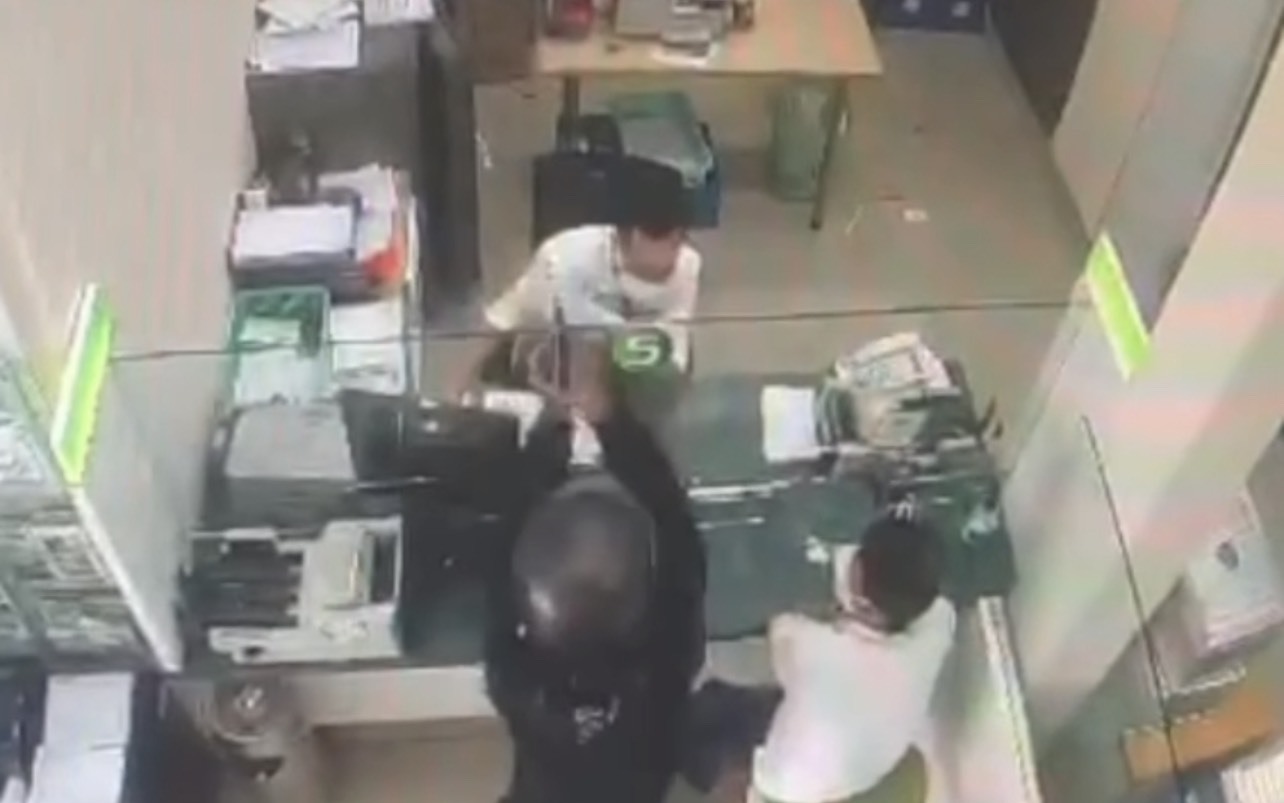 Vụ cướp ngân hàng ở Đồng Nai: Đối tượng bắn chỉ thiên, đe dọa nhân viên rồi cướp hơn nửa tỷ đồng
