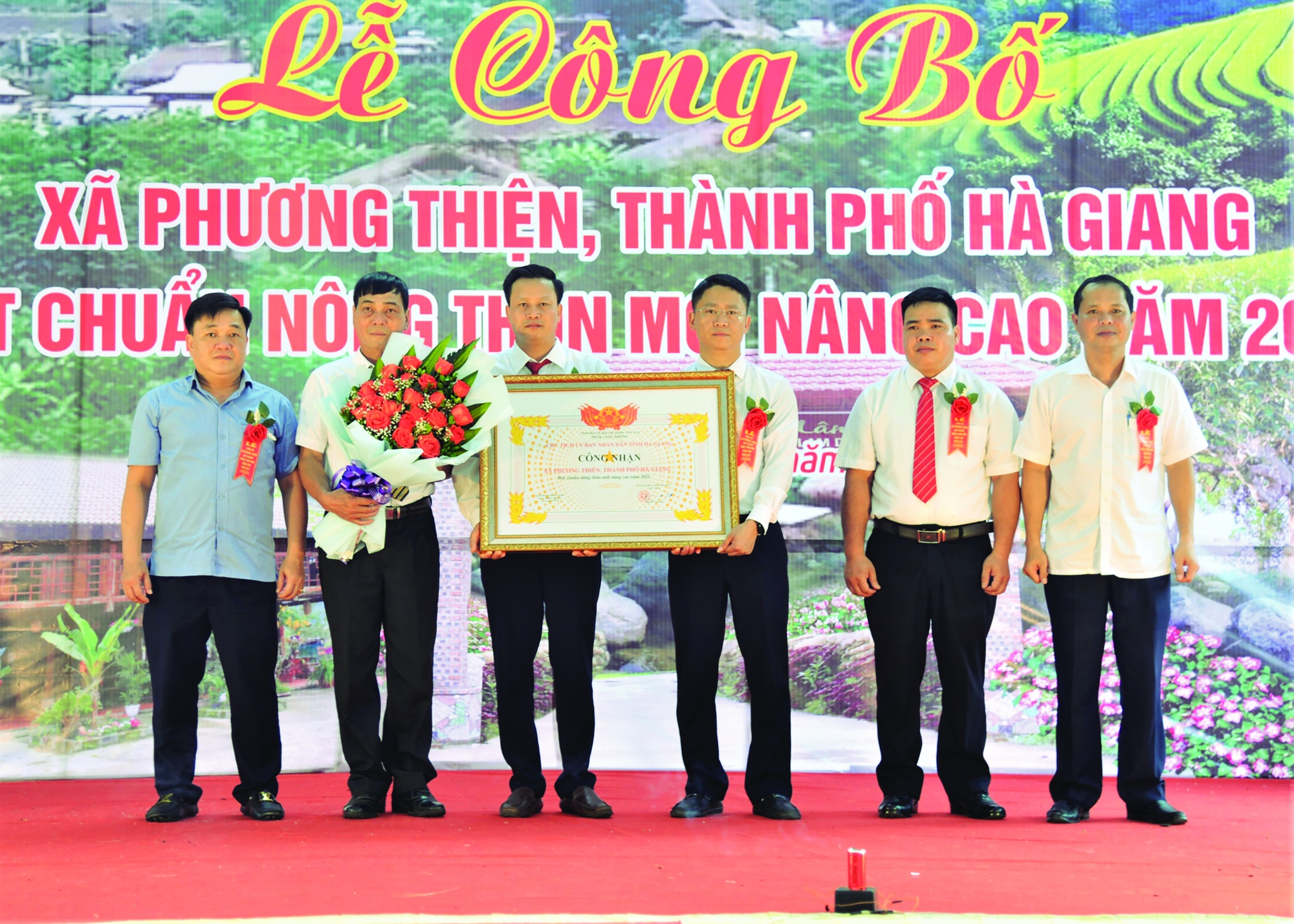 Phương Thiện là xã về đích nông thôn mới nâng cao đầu  tiên của Hà Giang - Ảnh 1.