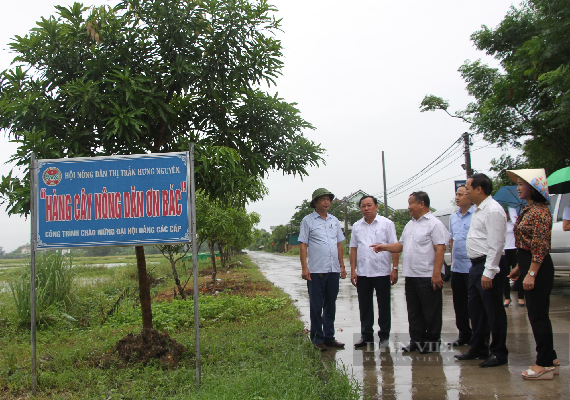 Đoàn đại biểu Trung ương Hội Nông dân Việt Nam dâng hoa tưởng niệm Chủ tịch Hồ Chí Minh - Ảnh 7.