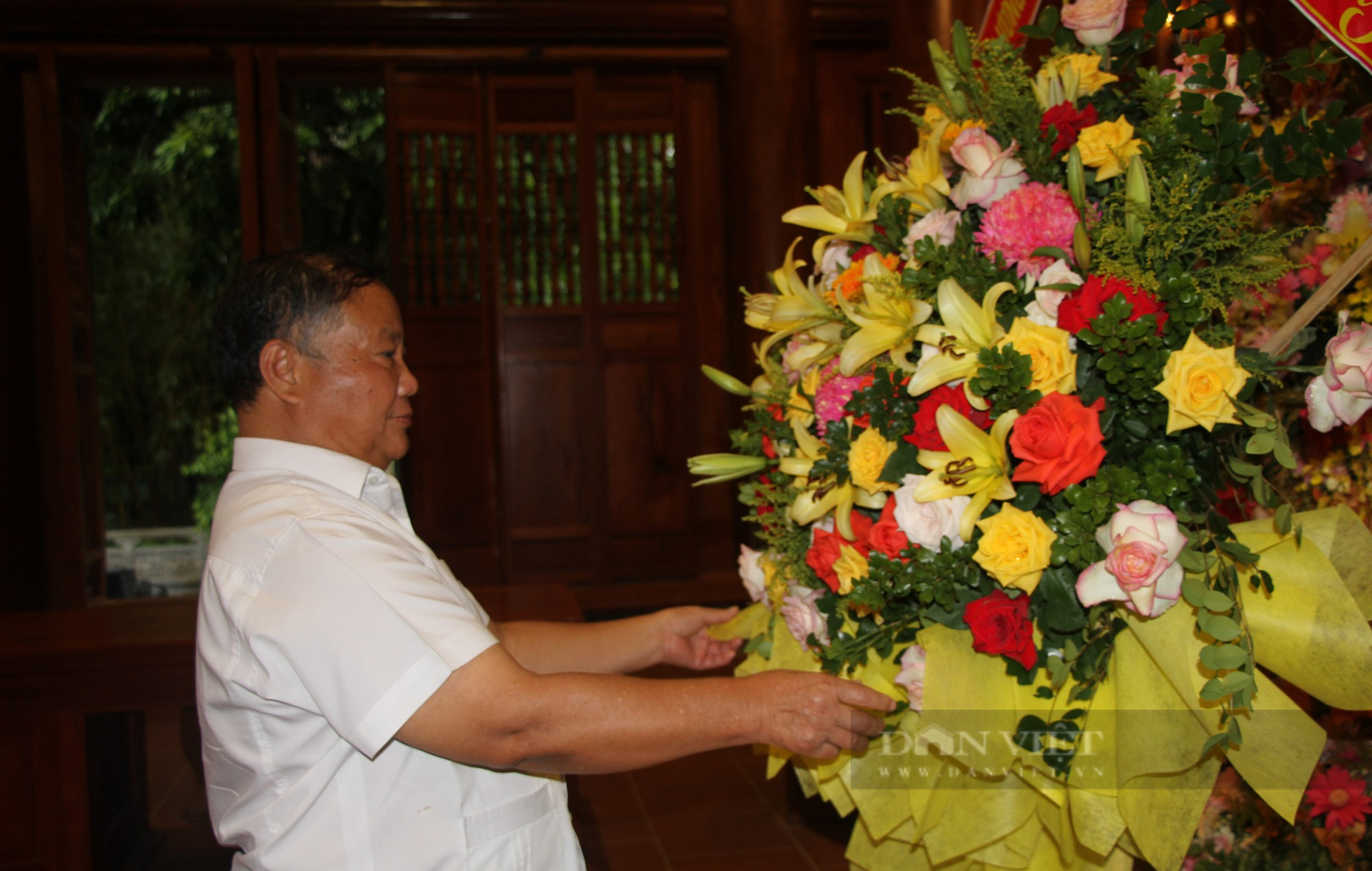 Đoàn đại biểu Trung ương Hội Nông dân Việt Nam dâng hoa tưởng niệm Chủ tịch Hồ Chí Minh - Ảnh 3.