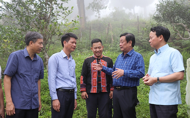 Bộ trưởng Lê Minh Hoan: &quot;Bi kịch của người sản xuất&quot; vì có quá nhiều sản phẩm tương đồng