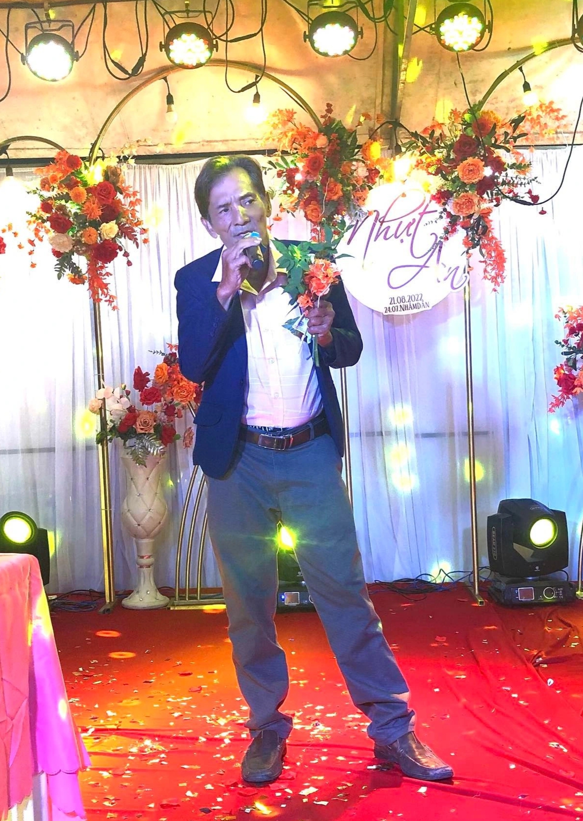 Thương Tín trở lại đóng phim, cát-xê 20 triệu đồng - Ảnh 2. Thương Tín trở lại đóng phim, cát-xê 20 triệu đồng - Ảnh 2.