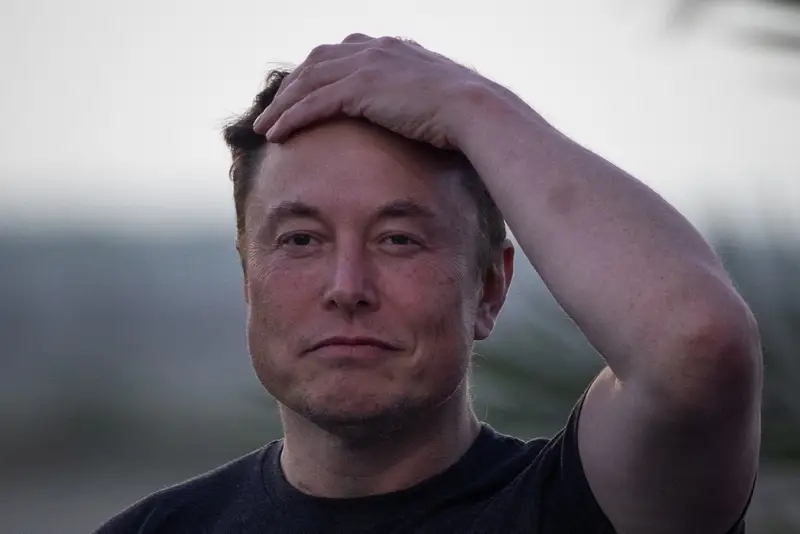 Năm 2022, Musk mất danh hiệu người giàu nhất thế giới. Ảnh: @Adrees Latif/Reuters.