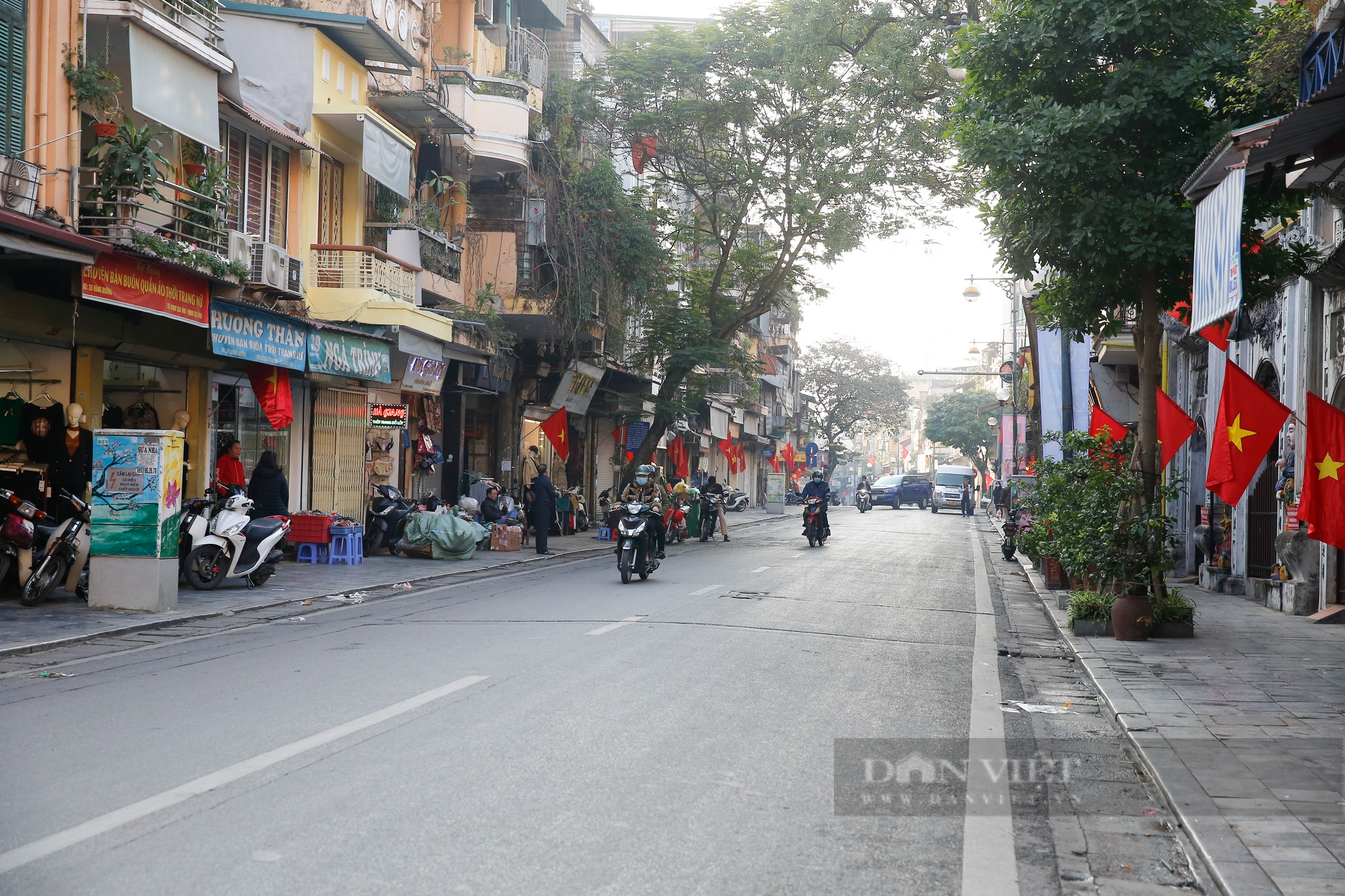 Hình ảnh một Hà Nội khác lạ ngày đầu năm mới 2023 - Ảnh 12.