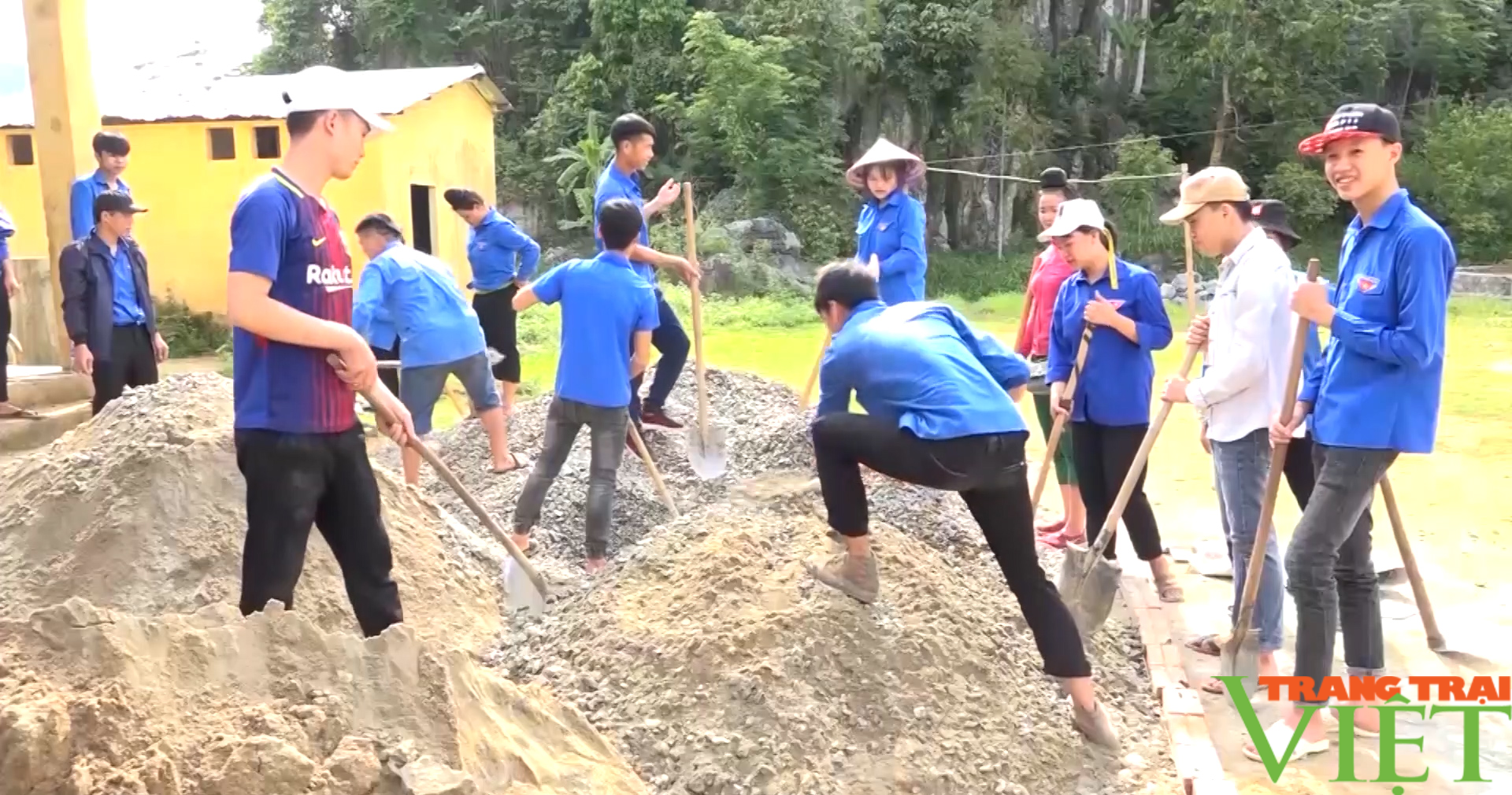 Huyện đoàn Quỳnh Nhai (Sơn La) chung tay xây dựng nông thôn mới - Ảnh 5. Huyện đoàn Quỳnh Nhai (Sơn La) chung tay xây dựng nông thôn mới - Ảnh 5.