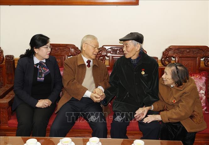 Tổng Bí thư Nguyễn Phú Trọng thăm và chúc Tết cán bộ tiền khởi nghĩa tỉnh Thái Nguyên - Ảnh 1.