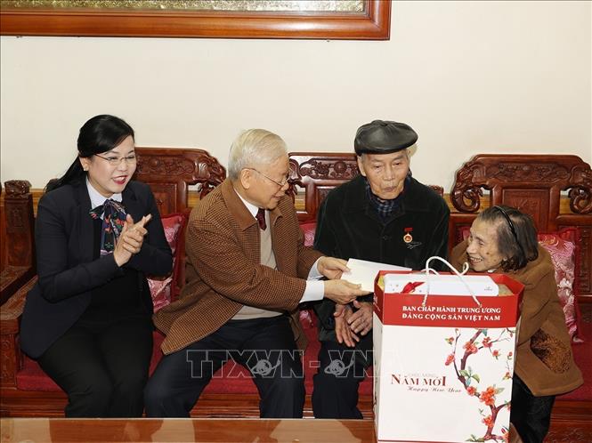 Tổng Bí thư Nguyễn Phú Trọng thăm và chúc Tết cán bộ tiền khởi nghĩa tỉnh Thái Nguyên - Ảnh 2.