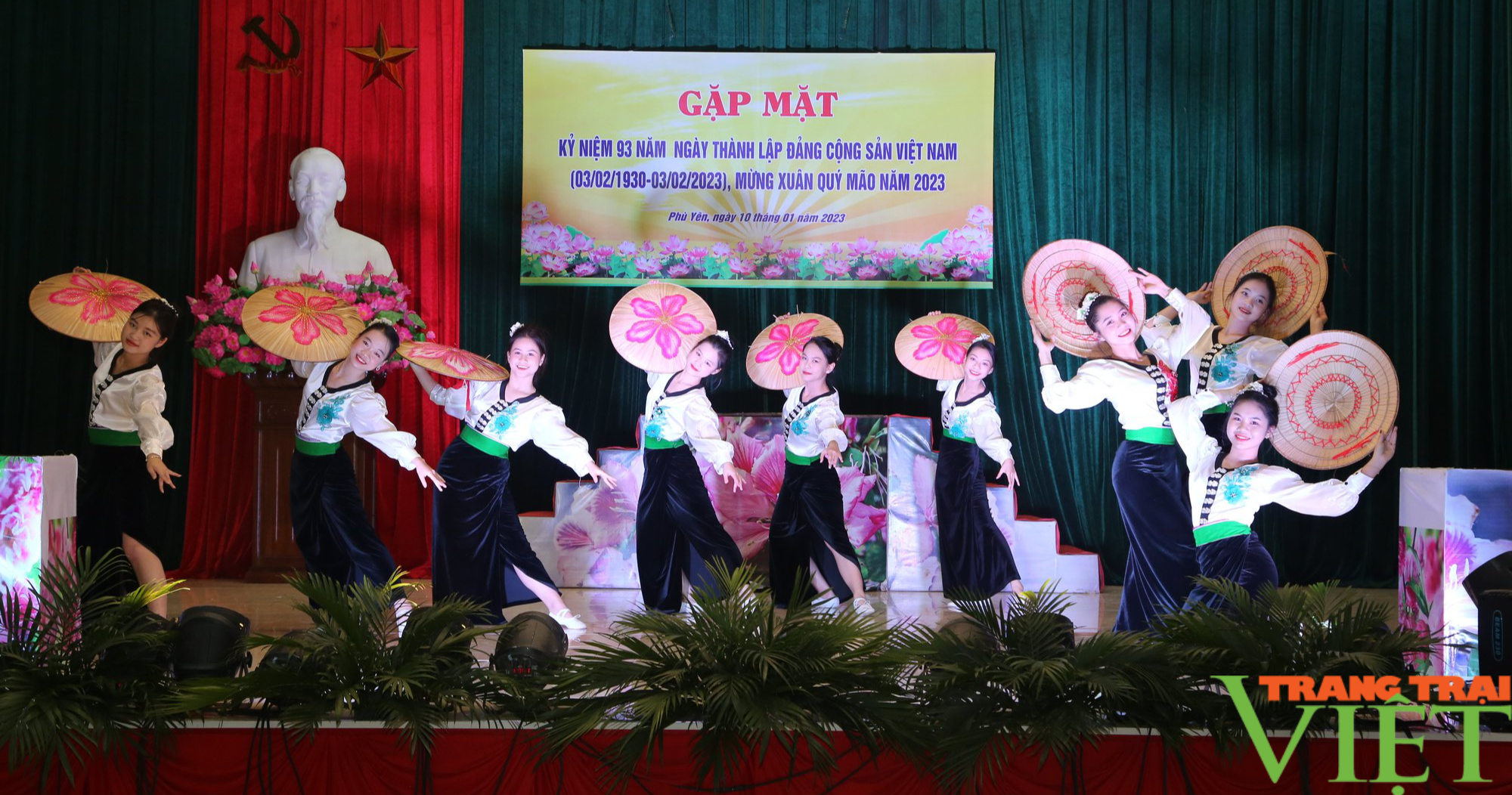 Phù Yên (Sơn La): Gặp mặt mừng Đảng - mừng Xuân Quý Mão 2023 - Ảnh 1. Phù Yên (Sơn La): Gặp mặt mừng Đảng - mừng Xuân Quý Mão 2023 - Ảnh 1.